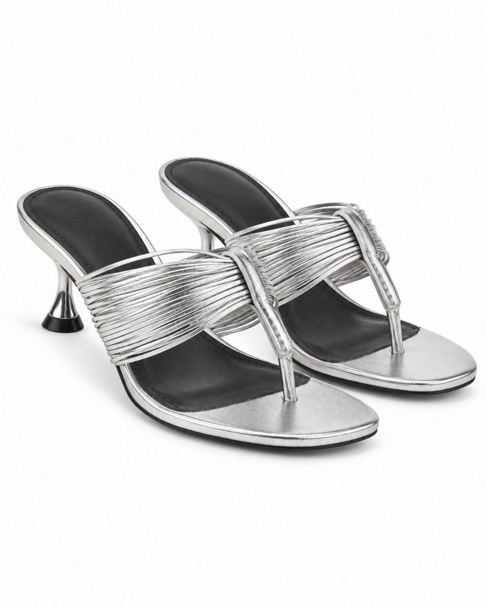 Marc Fisher Pamilla Leather Sandals Womens 7M Silver Metallic Thong Party Y2K